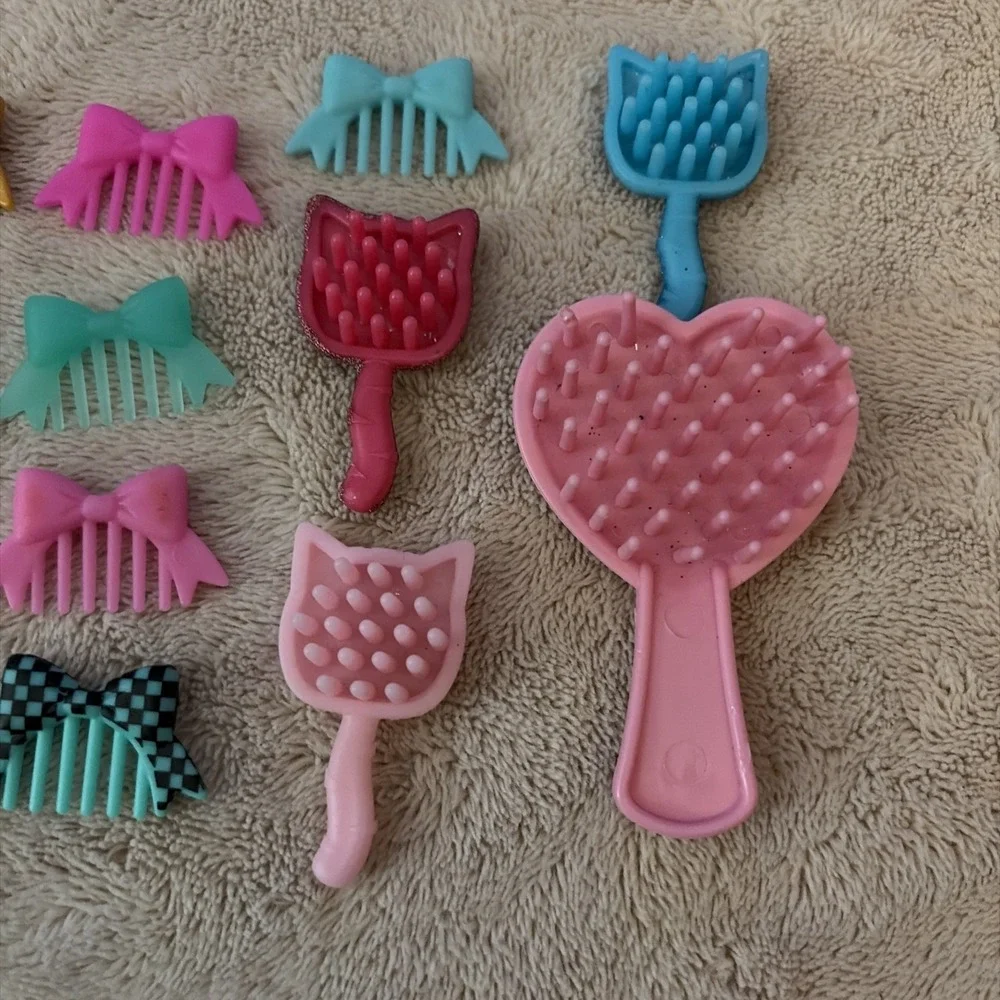 Lot Of 13 LOL OMG‎ Brushes & Combs For Fashion Dolls